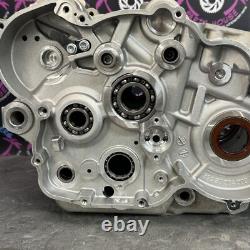 00 2003 ktm 450 SX LEFT RIGHT ENGINE CRANKCASE CRANK CASES BLOCK 14MM CASE SET
