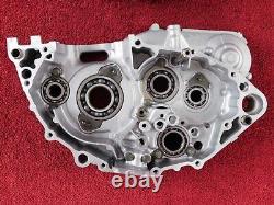 L&R Engine Crankcase Set NICE! Motor Cases / Crank Case 02-05 YZ250F YZ 250F