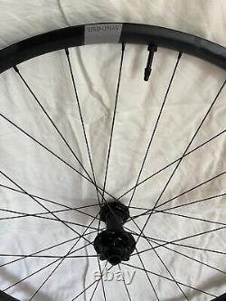 Frères Crank Synthesis Enduro 29 XD avec moyeux en alliage Industrie Nine 1/1 - Roues complètes