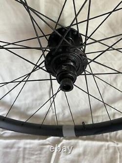 Frères Crank Synthesis Enduro 29 XD avec moyeux en alliage Industrie Nine 1/1 - Roues complètes