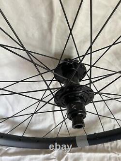 Frères Crank Synthesis Enduro 29 XD avec moyeux en alliage Industrie Nine 1/1 - Roues complètes